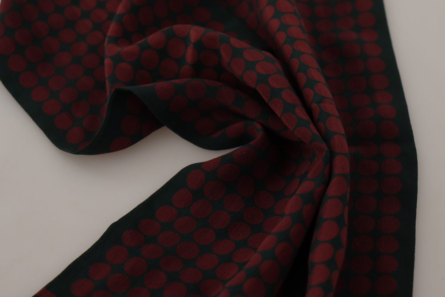 Dolce & Gabbana Black DG Logo Stampa avvolgimento Scialle di frangia di sciarpa