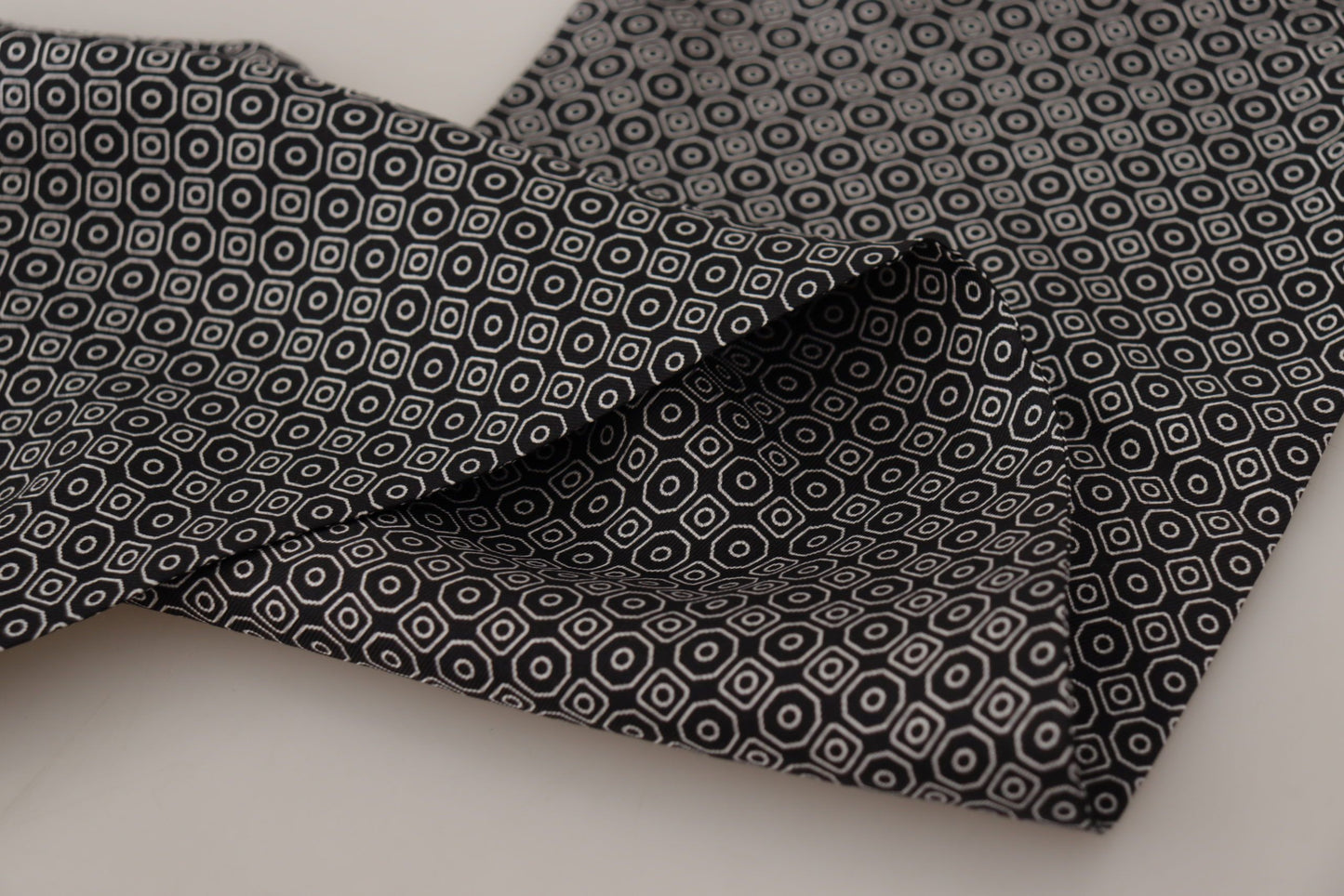 Dolce & Gabbana noir blanc 100% de châle géométrique de soie