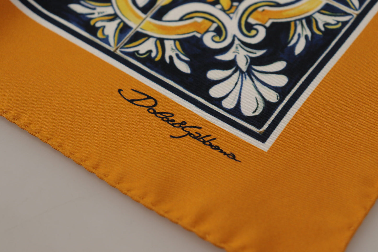 Dolce & Gabbana Orange Majolica Muster Square Taschentuch Schalel