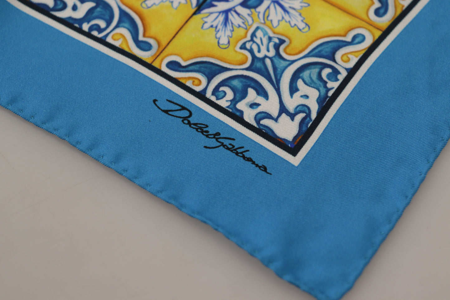 Dolce & Gabbana Blue Majolica Muster Square Taschentuch Schalel