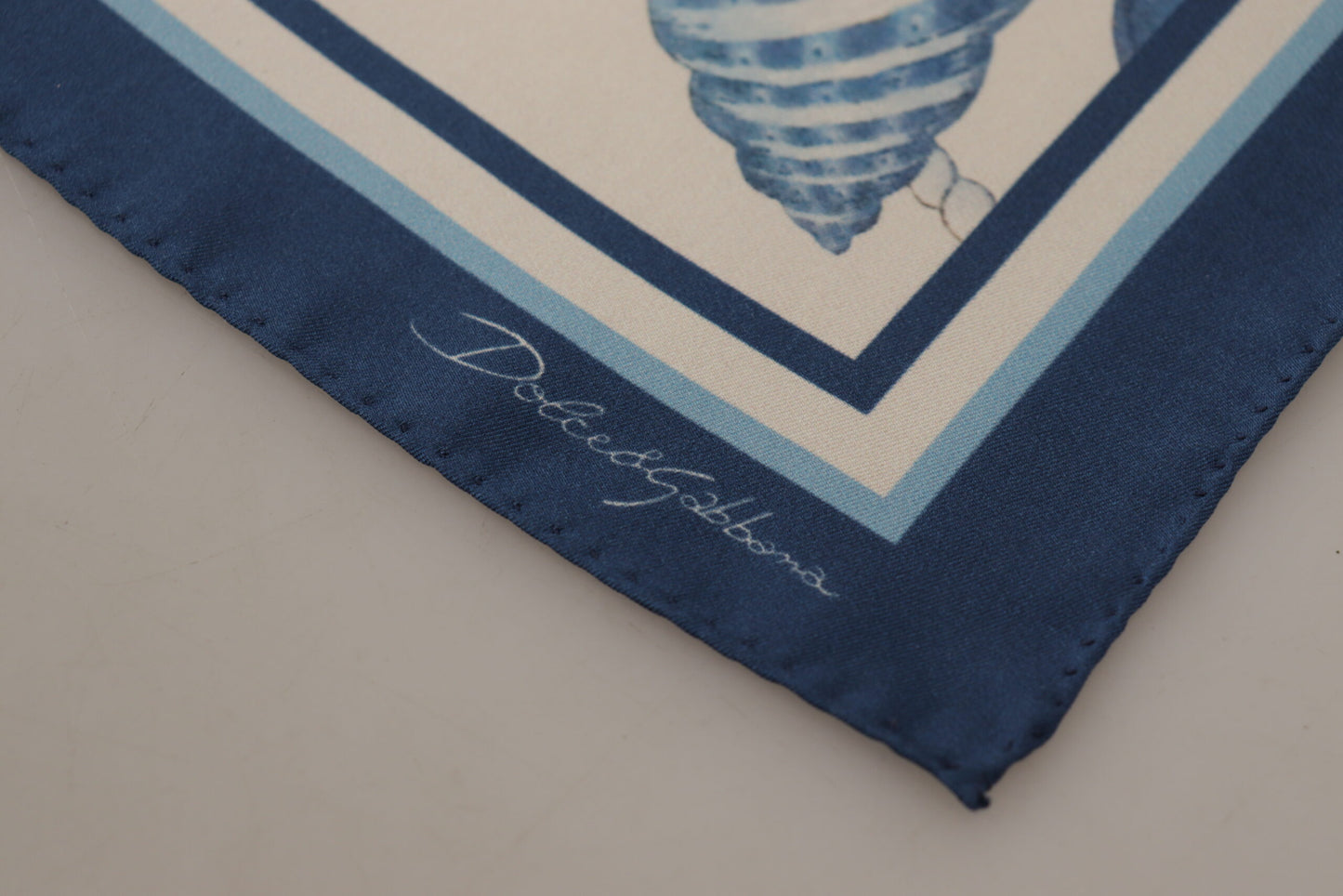 Dolce & Gabbana weiße blaue Muscheln Druckquadrat -Taschentuch Schal