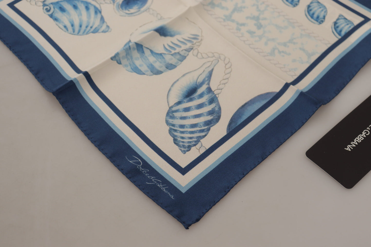 Dolce & Gabbana White Blue Shells Print Square Scarpa per fazzoletti quadrati