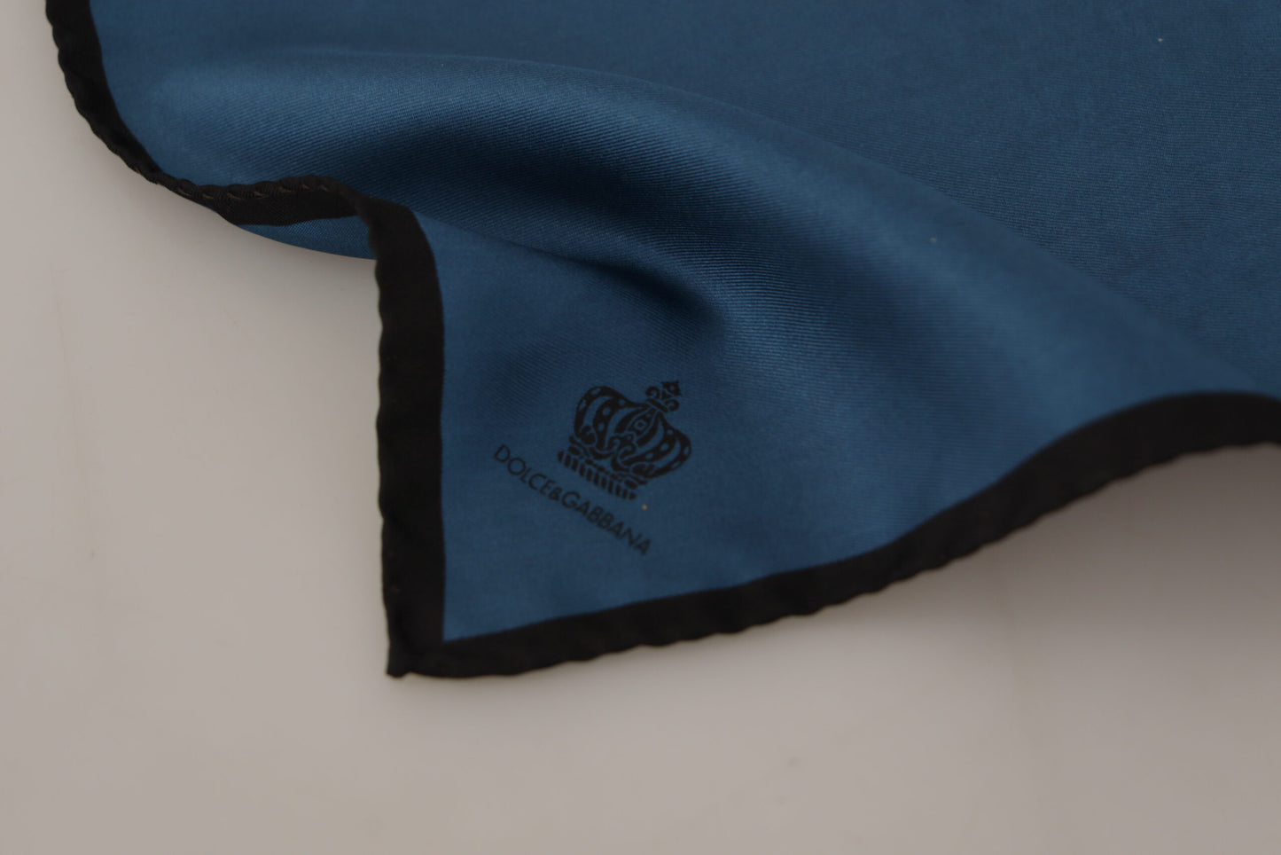 Dolce & Gabbana Black Blue DG Crown Imprimé mouchier carré écharpe