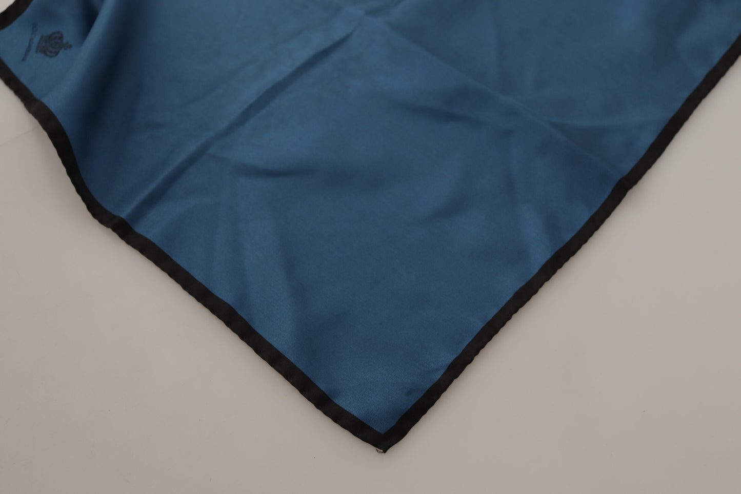 Dolce & Gabbana Black Blue DG Crown gedrucktem Quadrat Taschentuch Schalel