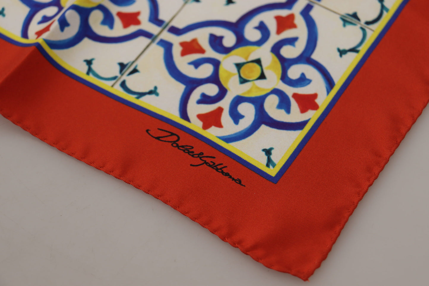 Dolce & Gabbana Multicolor Majolica Pattern Square Mouchier