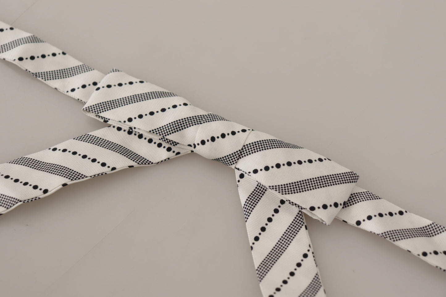 Dolce & Gabbana Weißer schwarzer Polka Punkt 100% Seidenhals Papillon Fliege Krawatte