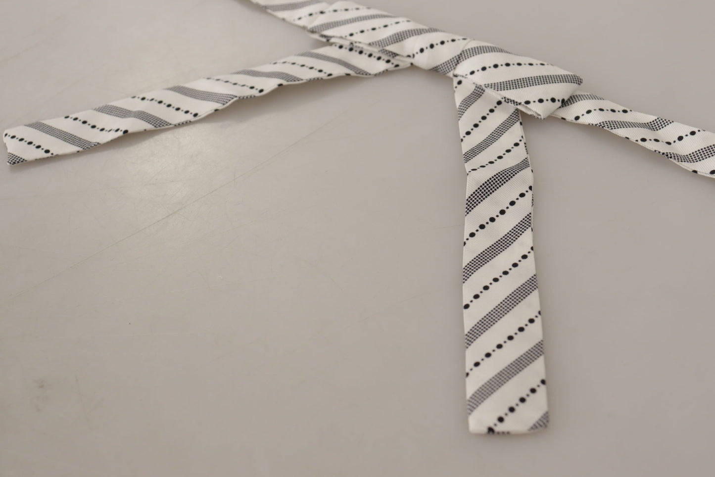 Dolce & Gabbana Weißer schwarzer Polka Punkt 100% Seidenhals Papillon Fliege Krawatte